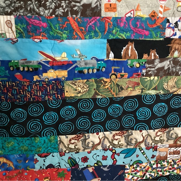 Handmade Boys quilt - Picture 7 of 8